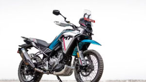 CFMoto 450 MT 17.5L टँक आणि स्ट्राइकिंग ॲडव्हेंचर डिझाइनसह 4 लाख रुपयांमध्ये लॉन्च होणार