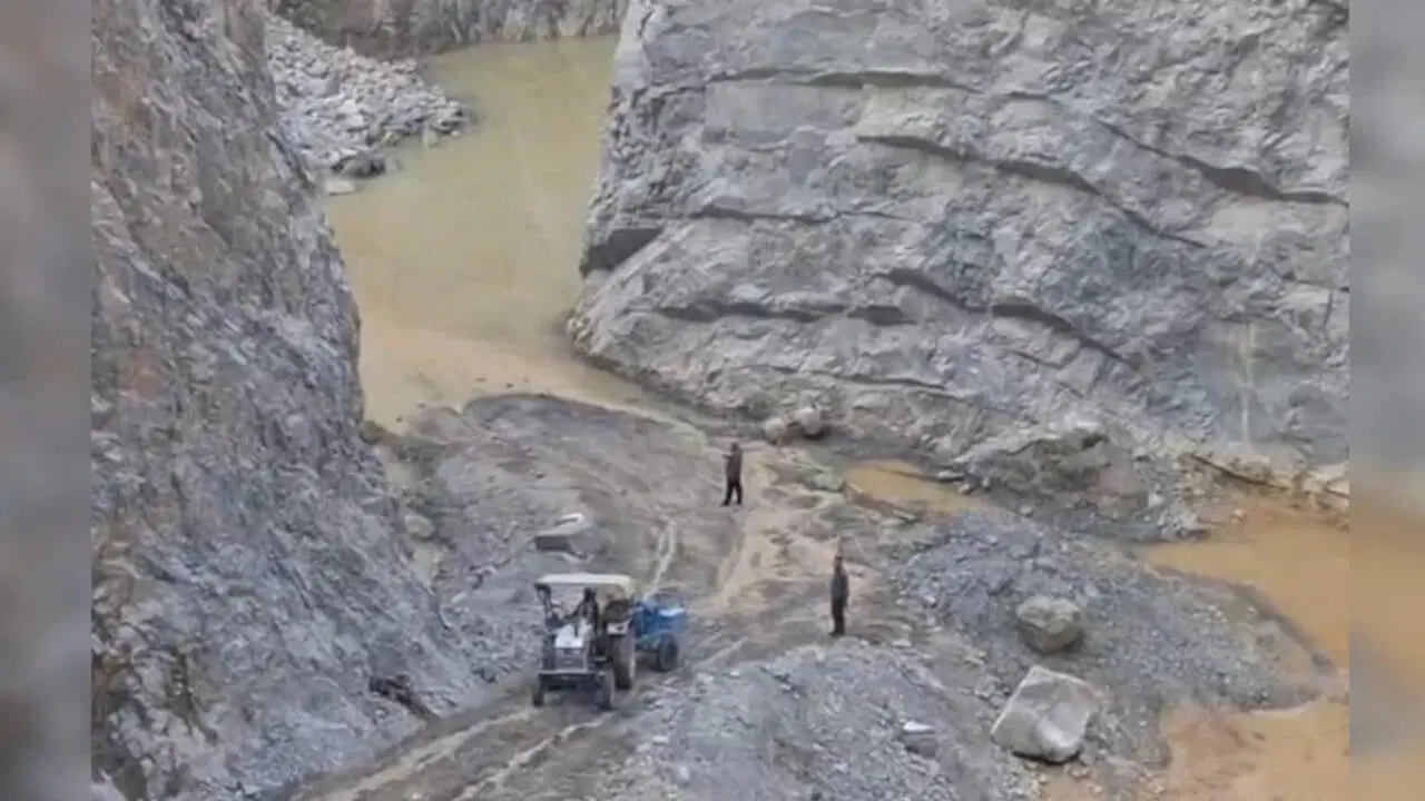 सोनभद्र खाण दुर्घटना: 7 कामगारांच्या मृत्यूनंतर डीजीएमएसची चौकशी सुरू, प्रतिबंधित क्षेत्रात अवैध खाणकाम उघड