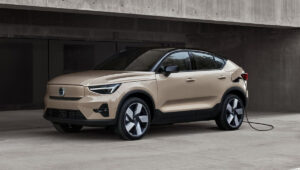Volvo EC40: कॉम्पॅक्ट SUV प्रीमियम सुरक्षा, लक्झरी आणि 530 किमी श्रेणी