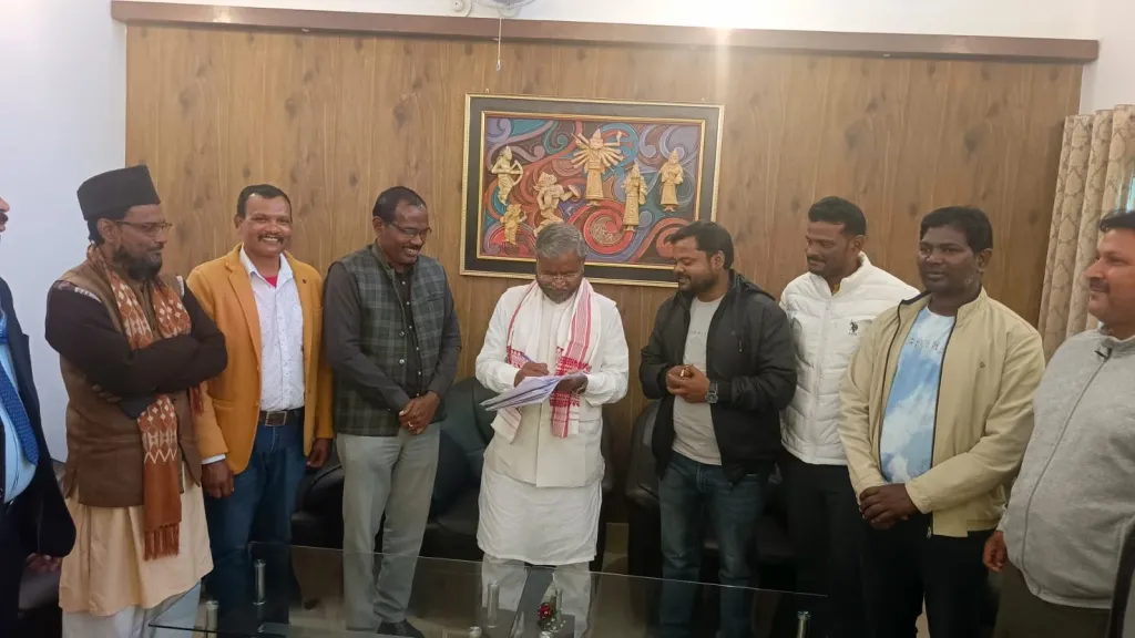 WhatsApp इमेज 2025 12 03 16.45.36 87290822 वर