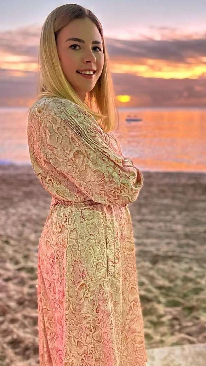 मार्क वुडची पत्नी - सारा लोन्सडेल