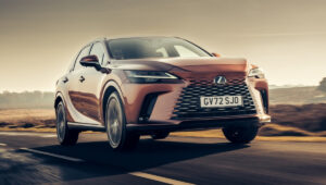 लेक्सस आरएक्स: पॉवर, कम्फर्ट, सुरक्षितता आणि कालातीत संयोजन करणारी अंतिम लक्झरी एसयूव्ही