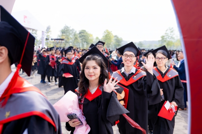 पदवीदान समारंभात विद्यार्थी. BUV च्या फोटो सौजन्याने