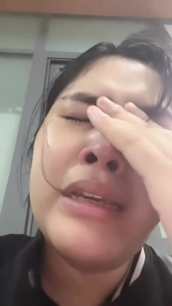 आपल्या प्रियकराला आधार देण्यासाठी अर्धवेळ काम करणाऱ्या विद्यार्थिनीला अचानक पक्षाघाताचा झटका आला