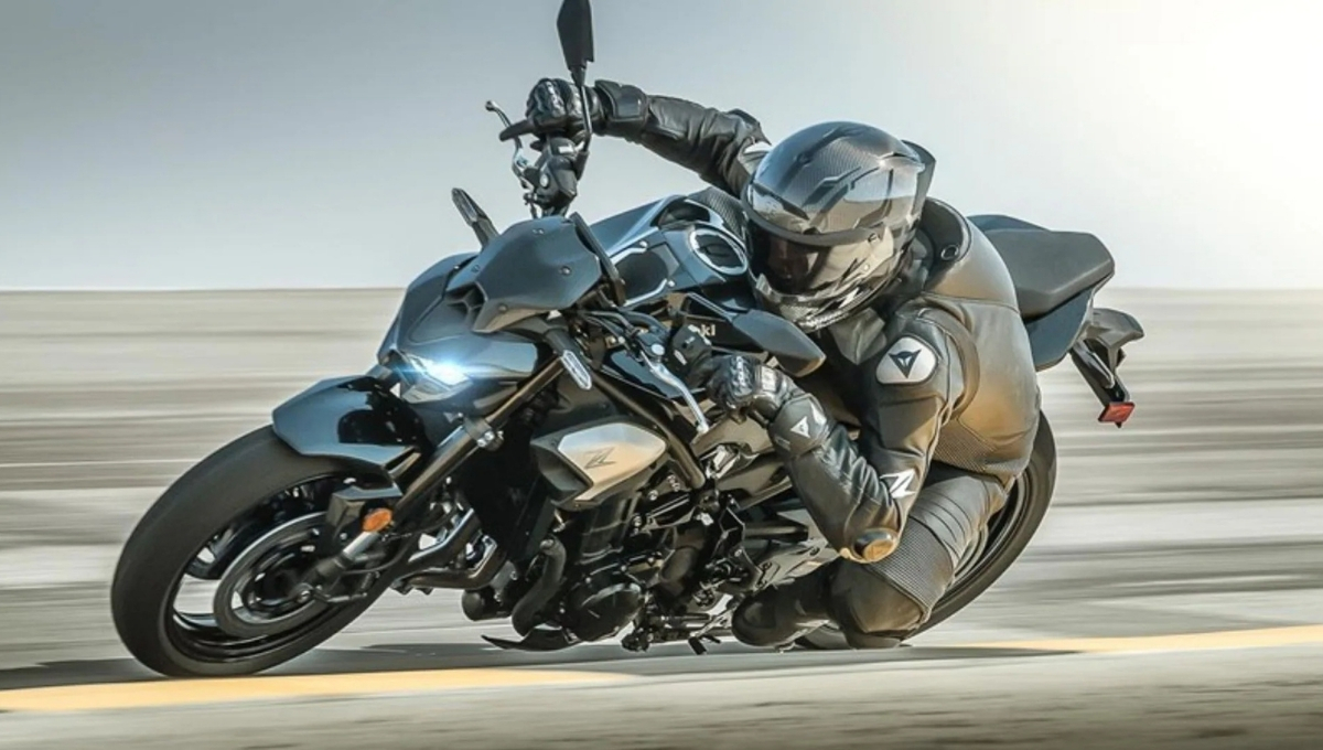 कावासाकी Z900