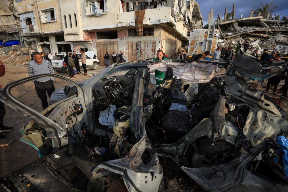 इस्रायली सैन्याने गाझा शहरातील एका कारला लक्ष्य केले, ज्यात रायद सईद ठार झाला.