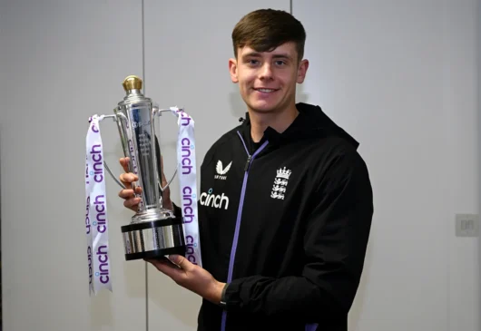 जेमी स्मिथ परदेशात अव्वल ५