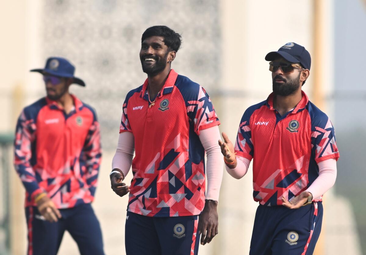 पृथ्वी राज यारा हा हळुवार फरकांचा घातांक आहे आणि तो मेट्रोनॉमिकली कठोर लांबीला मारू शकतो. 