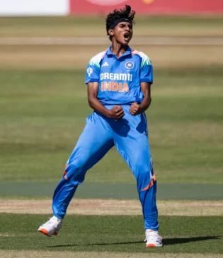 टॉप 5 सर्वात तरुण आरएस अंबरिश