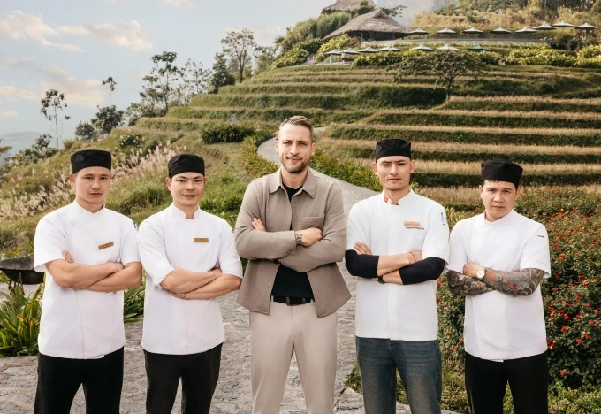 बेंजामिन व्हर्जे जेन्सेन त्याच्या टीमसह. Topas Ecolodge फोटो सौजन्याने