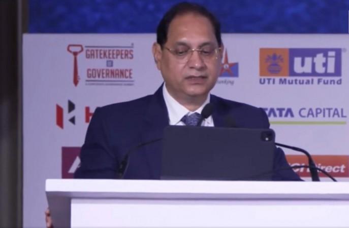 तरलतेला चालना देण्यासाठी SEBI बाजार निर्देशांकांमध्ये REITs, InvITs चा समावेश करण्याचा विचार करत आहे