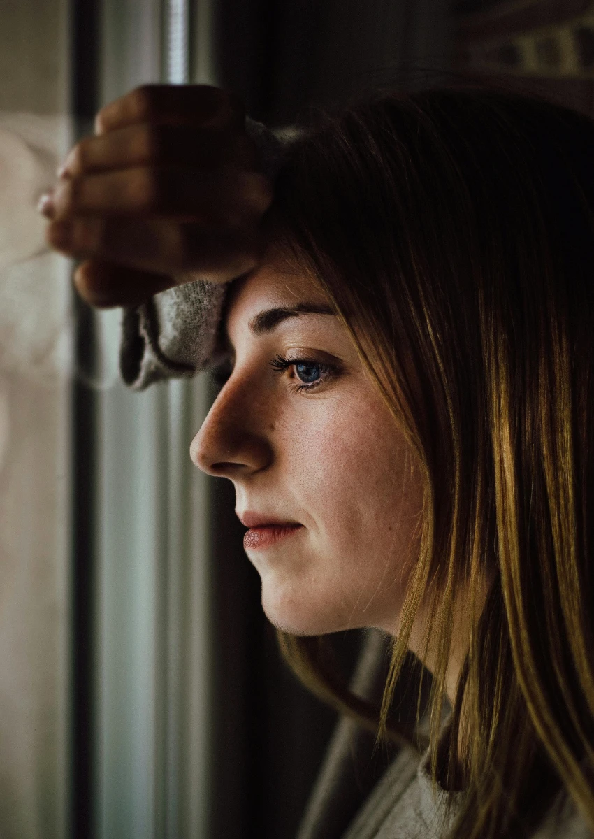 दुःखी, दुःखी आई