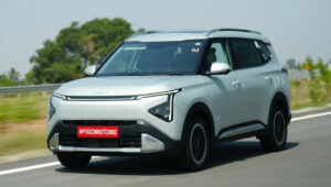 Kia Carens Clavis: नवीन डिझाइन, प्रगत तंत्रज्ञान आणि कौटुंबिक साहसांसाठी प्रशस्त इंटिरियर आणते