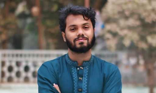 शरीफ उस्मान हादी हे राजकीय कार्यकर्ते, लेखक आणि नेते होते.