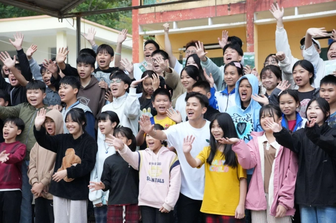 BUV विद्यार्थ्यांनी अनेक धर्मादाय उपक्रम राबवले आहेत, ज्यात मुले आणि वांशिक अल्पसंख्याक समुदायांना पाठिंबा आहे. BUV च्या फोटो सौजन्याने