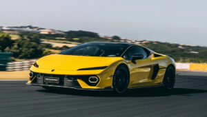 लॅम्बोर्गिनी टेमेरारियो रोअर्स इन: आयकॉनिक हुराकन लाइनअपच्या पलीकडे एक आश्चर्यकारक उत्क्रांती