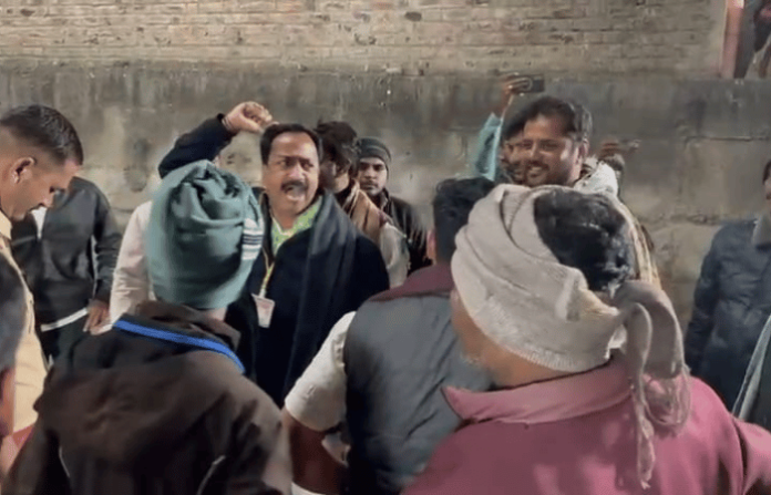 परळी स्ट्राँग रूम, हाय व्होल्टेज ड्रामा, परळी नगर परिषद, दिपक देशमुख, राष्ट्रवादी शरद पवार परळी स्ट्राँग रूम, हाय व्होल्टेज ड्रामा, परळी नगर परिषद, दिपक देशमुख, राष्ट्रवादी शरद पवार