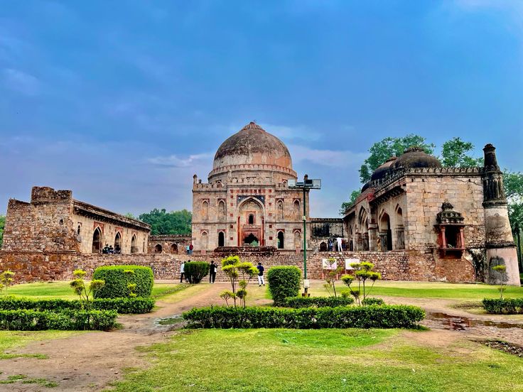 कथा पिन प्रतिमा