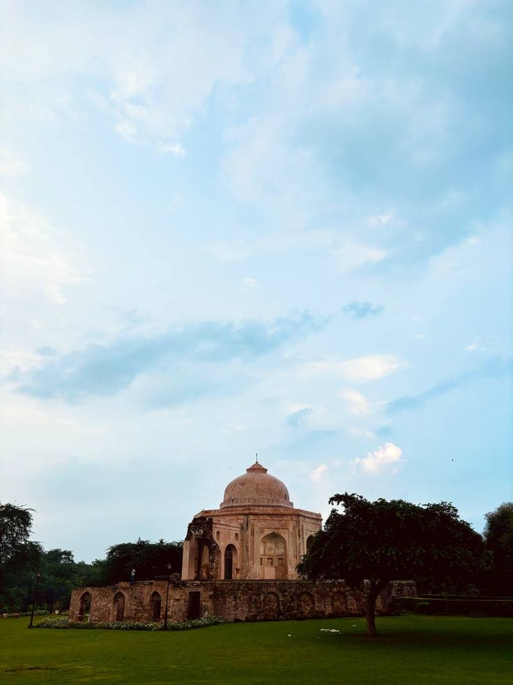 कथा पिन प्रतिमा