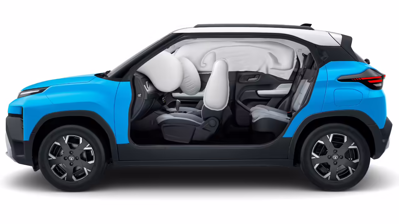 मानक म्हणून सहा एअरबॅग मिळतात