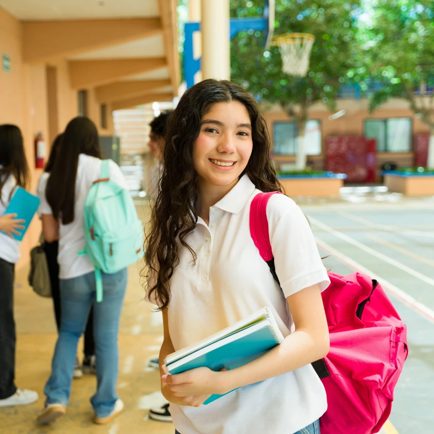 अमेरिकेत कधीही न ऐकलेल्या स्पॅनिश शाळेतील विद्यार्थी