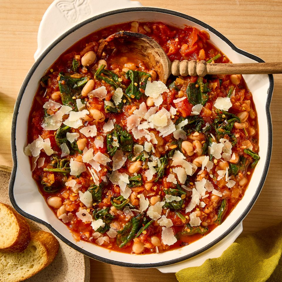 छायाचित्रकार: जेन कॉसी, फूड स्टायलिस्ट: जेनिफर वेन्डॉर्फ, प्रॉप स्टायलिस्ट: फोबी हॉसर.