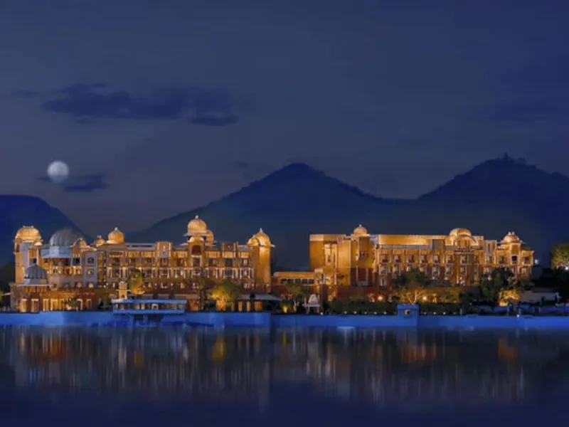 मास्टर कीद्वारे खोलीत प्रवेश… हॉटेलची किंमत 10 लाख रुपये