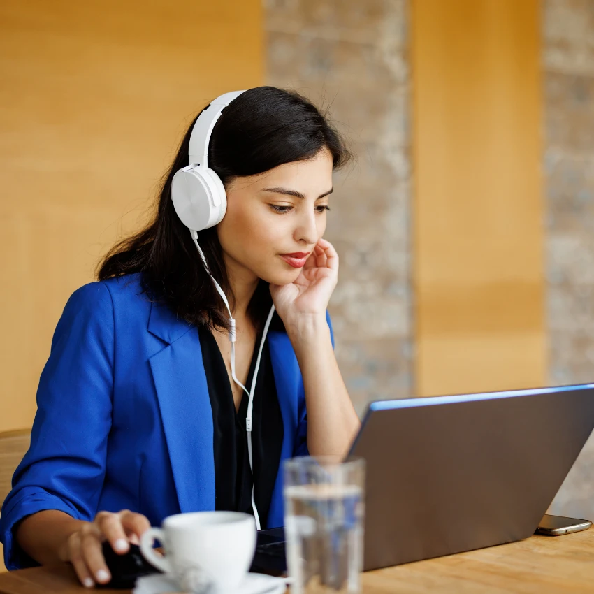 स्त्री भावना तातडीची कामे पूर्ण करा अंतिम शेडिंग फेज वर्ष साप