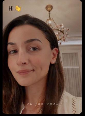 भारतीय असल्याचा अभिमान: आलिया भट्टची मुलगी राहा हिने तिरंगा कार्ड बनवले, SRK आणि प्रियांका चोप्रा प्रजासत्ताक दिन साजरा करण्यासाठी देशभक्तीच्या सुरात सामील झाले