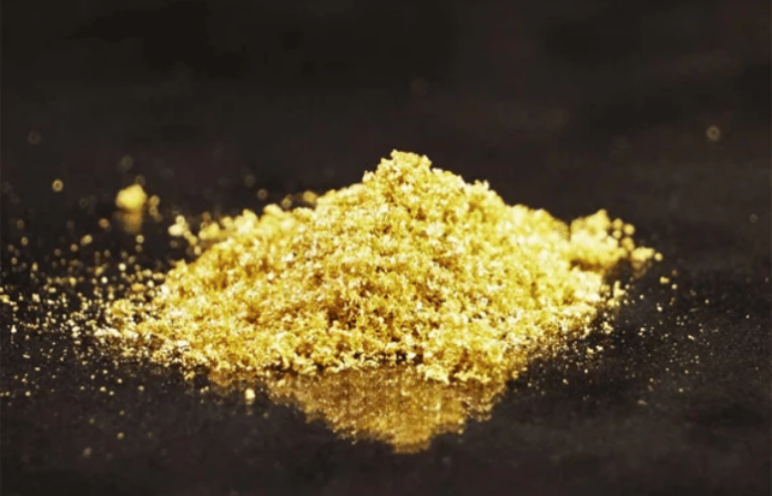 सोन्याच्या तस्करीप्रकरणी बांगलादेशी राष्ट्रीय आणि विमानतळ कर्मचाऱ्यांना मुंबईत अटक