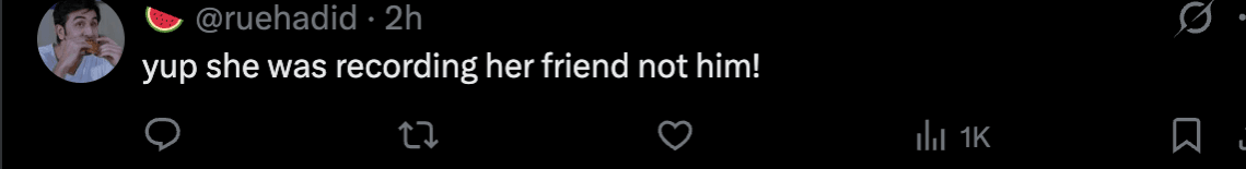 रियाधमधील जॉय अवॉर्ड्स 2026 मध्ये, शाहरुख खानने मिली बॉबी ब्राउन आणि कॅटी पेरी सारख्या जागतिक तारेसोबत स्टेज शेअर केला. तुर्की अभिनेत्री हांडे एरसेलला तिच्या फोनवर चित्रीकरण करताना दाखवणाऱ्या व्हायरल क्लिपने वादाला तोंड फोडले, SRK चाहत्यांनी दावा केला की ती त्याला रेकॉर्ड करत आहे,