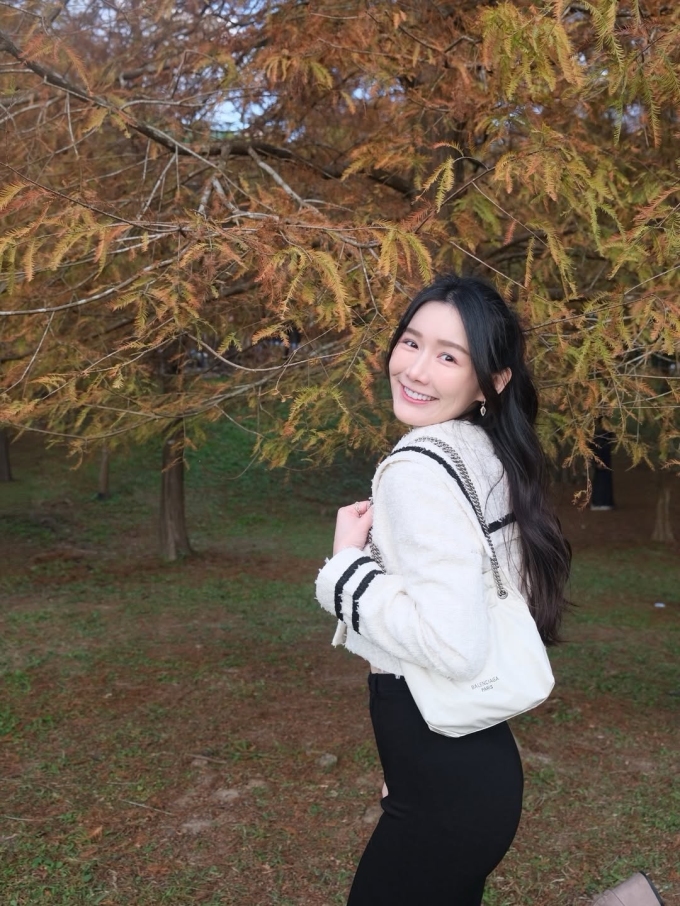 तैवानची अभिनेत्री आणि ऑनलाइन प्रभावशाली मिडा. मिडास इंस्टाग्रामवरील फोटो