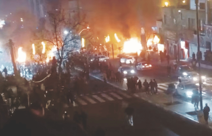 इराणच्या निदर्शनांमध्ये 5,000 हून अधिक ठार; अमेरिकेच्या विश्वासघाताच्या दाव्यांदरम्यान सरकारने दहशतवाद्यांना दोष दिला