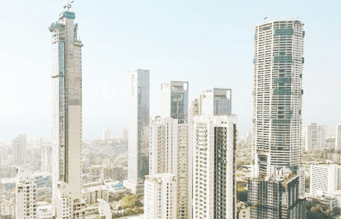 मुंबई रिअल इस्टेटमध्ये वर्षभरात 1.5 लाख घरांची विक्री, सरकारला 13,487 कोटी रुपयांचा महसूल मुंबई रिअल इस्टेटमध्ये वर्षभरात 1.5 लाख घरांची विक्री, सरकारला 13,487 कोटी रुपयांचा महसूल