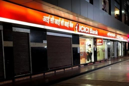 ICICI बँकेने नवीन ग्राहकांसाठी खात्यातील किमान शिल्लक वाढवली आहे
