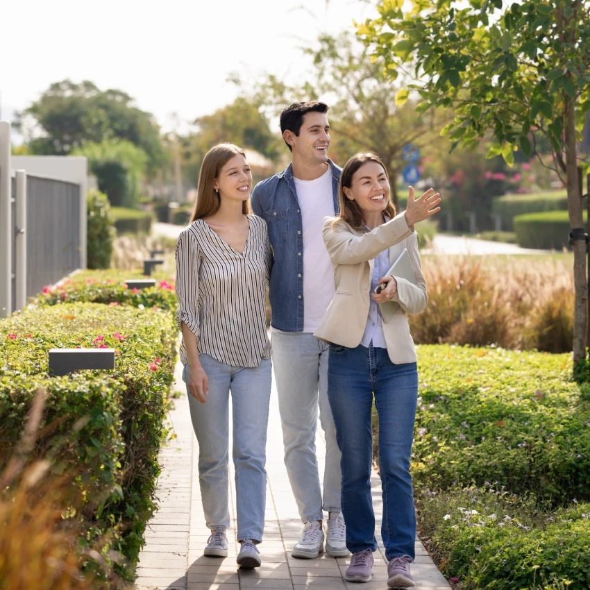 रियाल्टर असलेल्या जोडप्याला घर घेण्यापेक्षा भाड्याने देणे हा एक चांगला पर्याय आहे