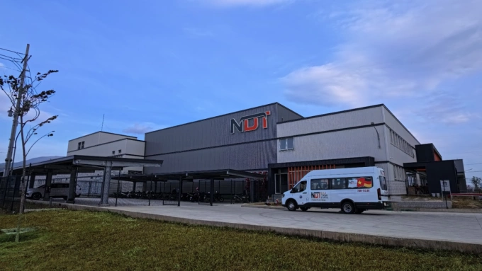 एकूण VND638 अब्ज गुंतवणुकीसह निन्ह थुआन डाईंग टेक्सटाईल प्रकल्पाने अधिकृतपणे काम सुरू केले आहे. Du Long Industrial Park च्या फोटो सौजन्याने.