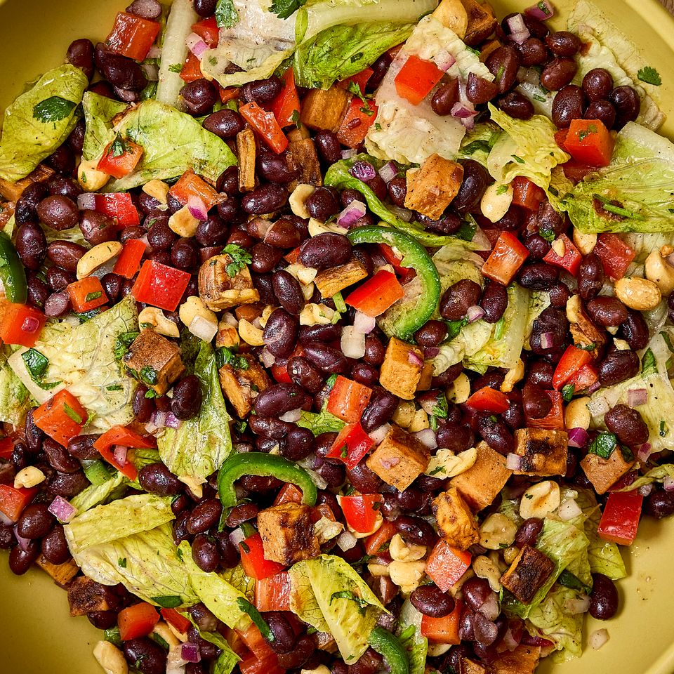 क्रेडिट: फोटोग्राफर: ब्रिटनी कॉट्रेल, फूड स्टायलिस्ट: ज्युलिया लेव्ही, प्रॉप स्टायलिस्ट: ॲबी आर्मस्ट्राँग.