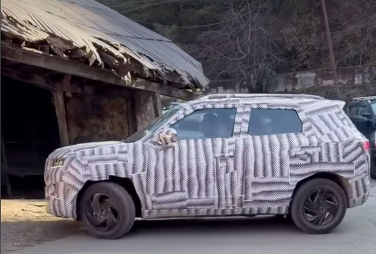 मारुती सुझुकी ब्रेझा फेसलिफ्टची भारतात चाचणी सुरू आहे