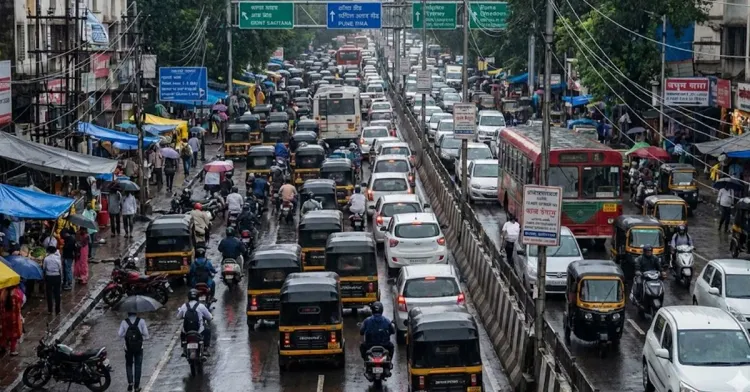 वाहनांवर बंदी घाला