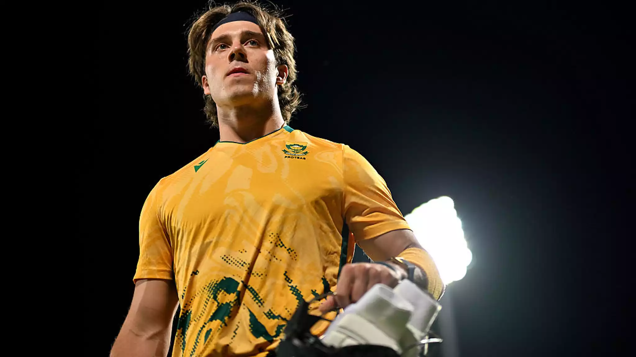 Dewald Brevis हेअर स्टाइल आणि फोटो