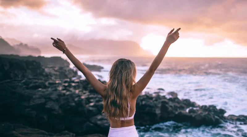 सोलो-प्रवास-आनंदी