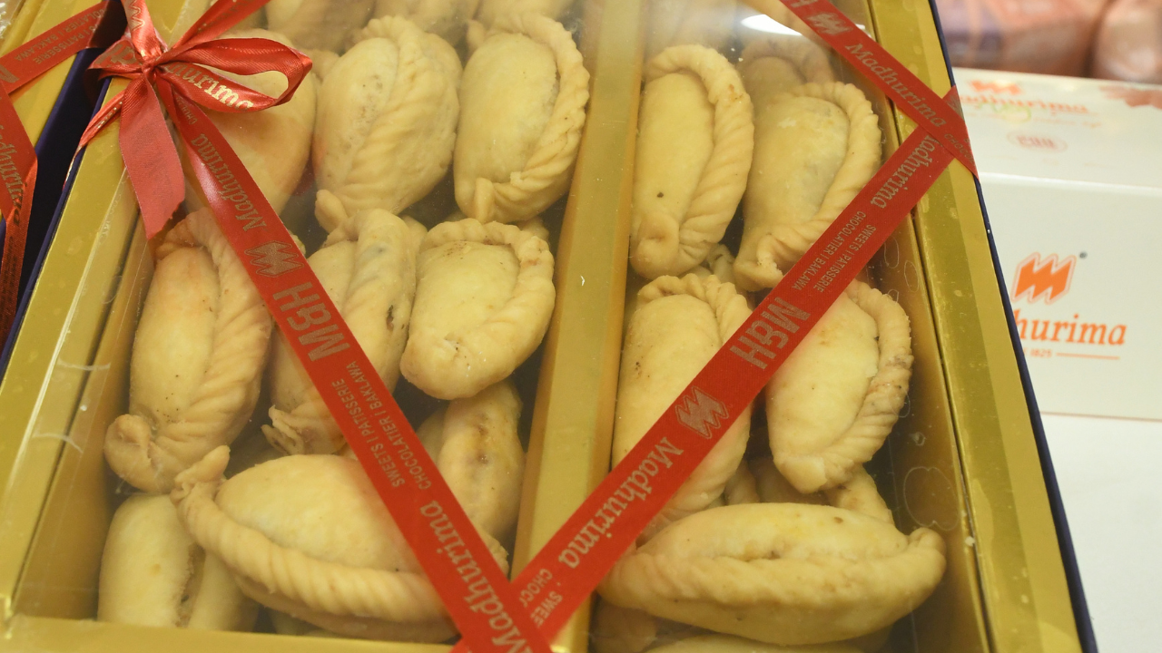 कस्तुरीला मारणे (11)