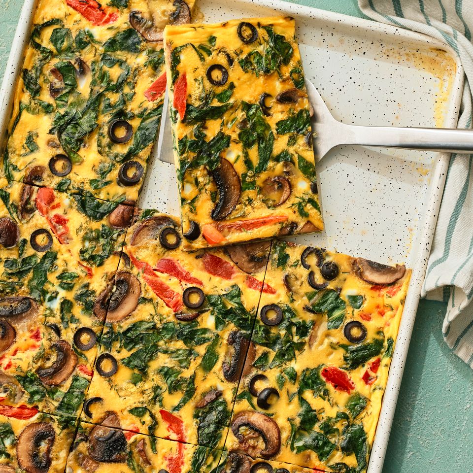 क्रेडिट: छायाचित्रकार: ग्रेग डुप्री, प्रॉप स्टायलिस्ट: क्लेअर स्पोलेन, फूड स्टायलिस्ट: चेल्सी झिमर