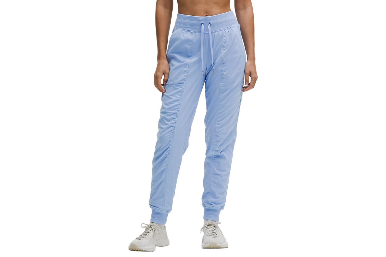 lululemon नृत्य स्टुडिओ मिड-राईज जॉगर पूर्ण लांबी क्रेडिट: lululemon