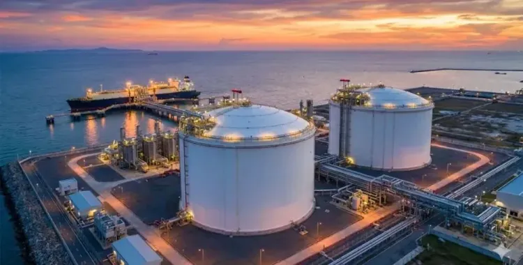 कतार द्रवीकृत नैसर्गिक वायू एलएनजी