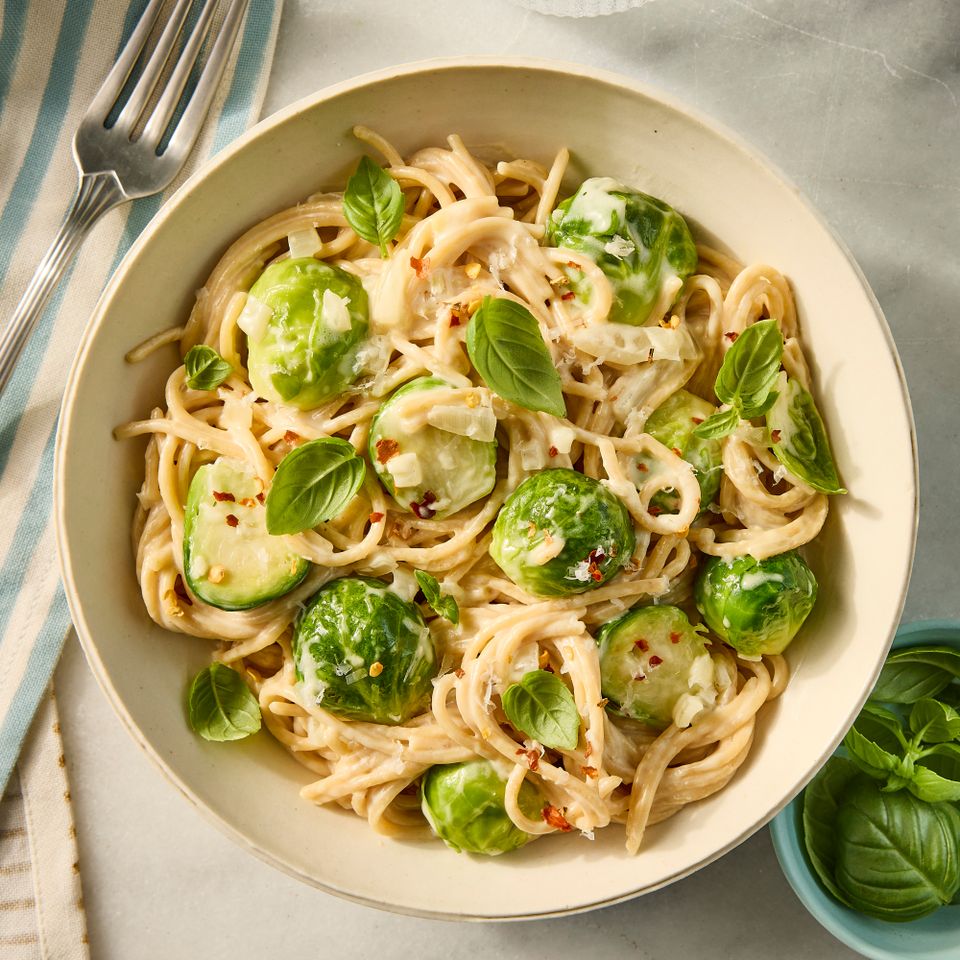 क्रेडिट: छायाचित्रकार: जेन कॉसी, फूड स्टायलिस्ट: जेनिफर वेन्डॉर्फ, प्रॉप स्टायलिस्ट: फोबी हॉसर.