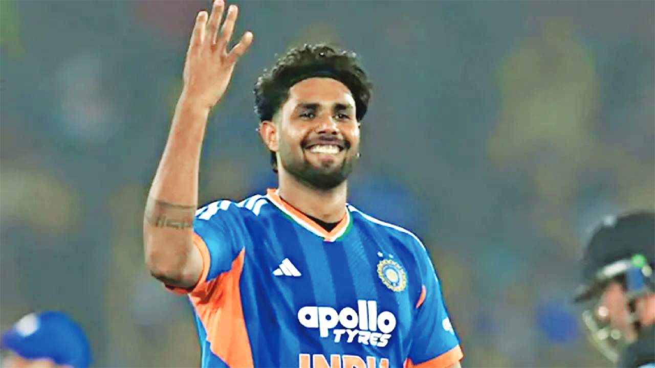 हर्षित राणा इंस्टाग्राम फोटो आणि हेअर स्टाइल