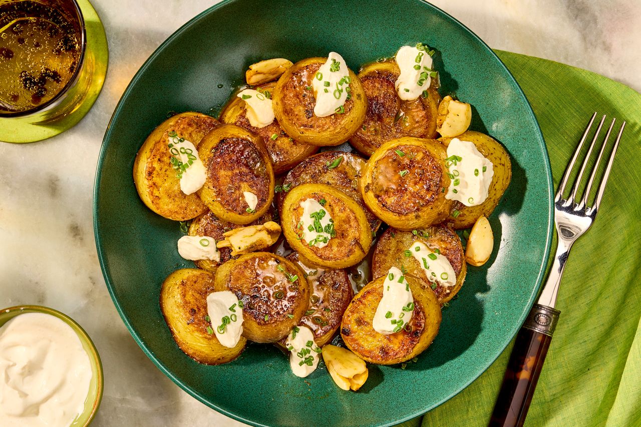 क्रेडिट: छायाचित्रकार: रॉबी लोझानो, फूड स्टायलिस्ट: क्रेग रफ, प्रॉप स्टायलिस्ट: केओशिया मॅकगी.