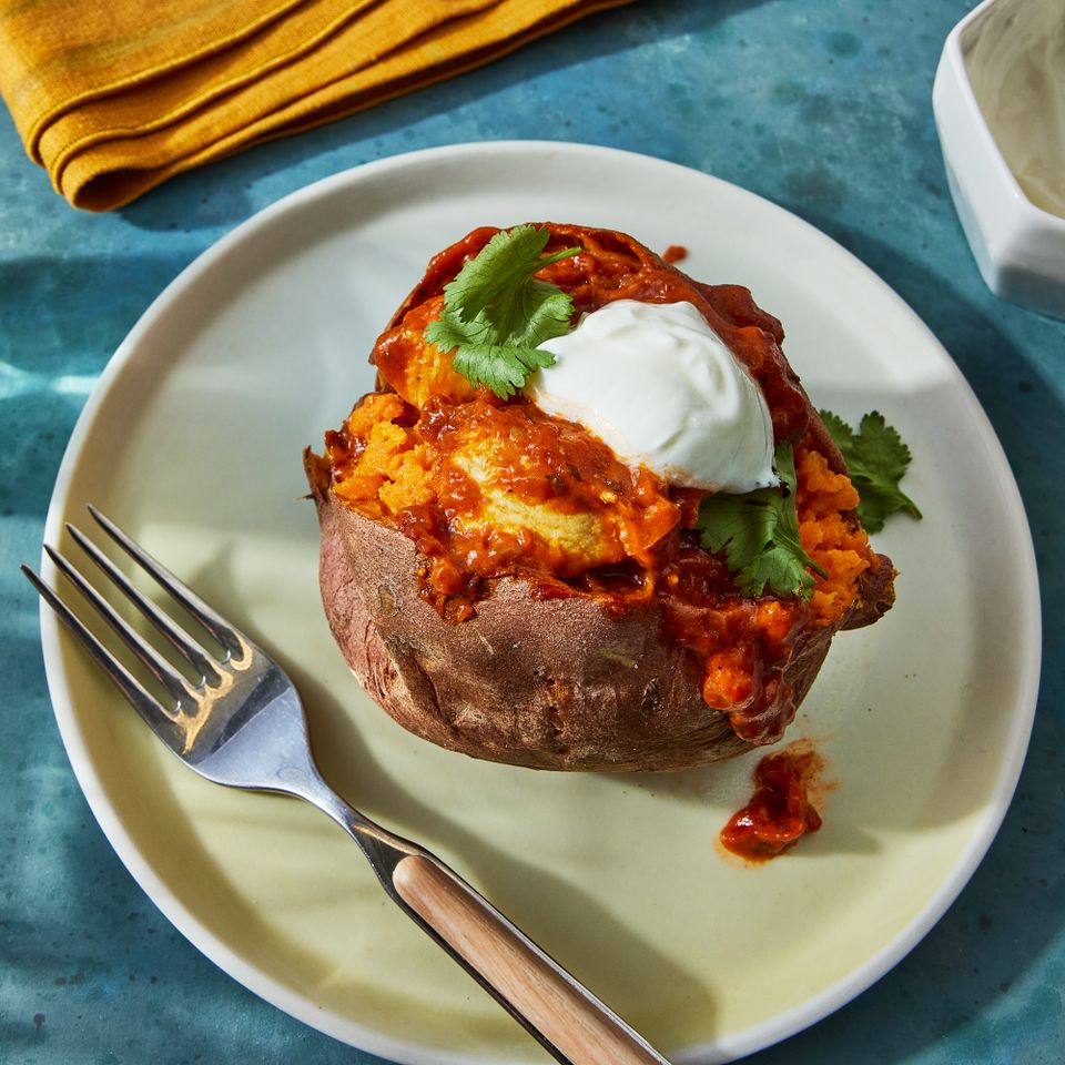 क्रेडिट: छायाचित्रकार: जेन कॉसी, फूड स्टायलिस्ट: एमिली नॅबोर्स हॉल, प्रॉप स्टायलिस्ट: जोश हॉगल